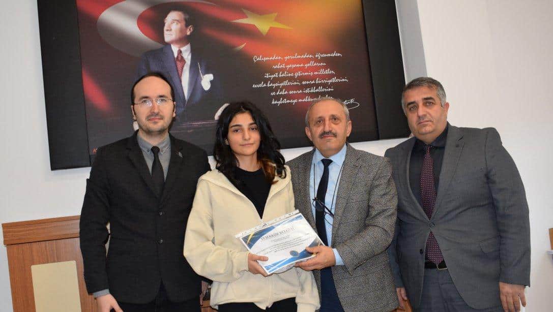 İlçe Milli Eğitim Müdürü Türkiye Üçüncüsü Öğrencimizi Makamında Kabul Etti.