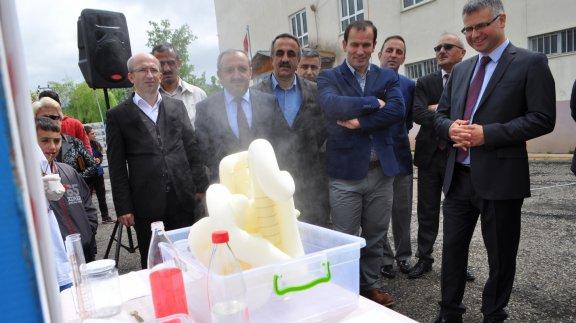 4006 TÜBİTAK Bilim Fuarı Sergisi Ahmet Fevzi Ortaokulunda Açıldı