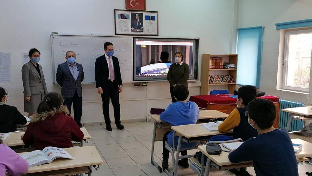İlçemiz Kaymakamı Sayın Onur Özaydın Atatürk Ortaokulu Ziyaret etti. 