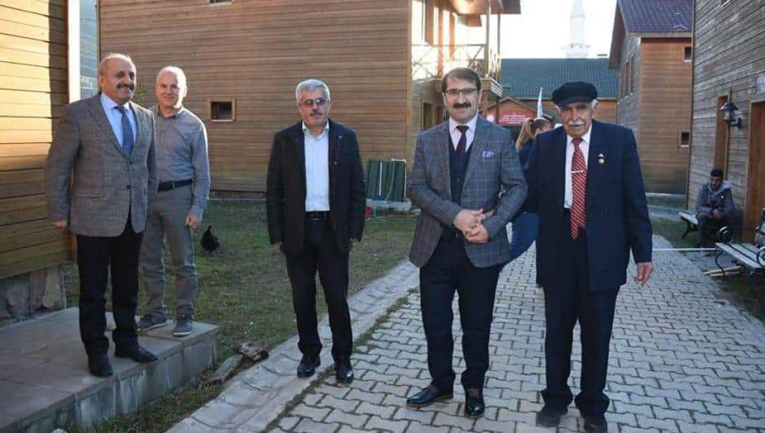 İl Milli Eğitim Müdürü Emekli Öğretmen Osman ALTUN 'u Ziyaret Etti.